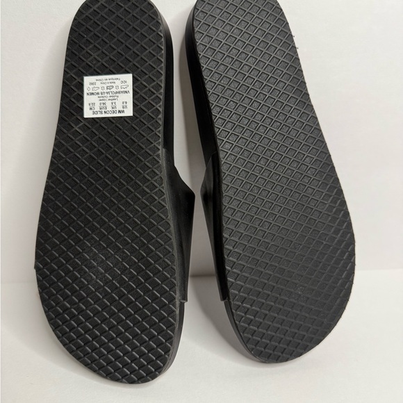 Vans Classic Black Slide Sandals - Picture 3 of 4